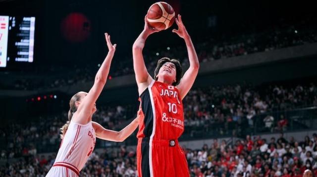 包含日本女篮因身高劣势不一定能赢，但今晚命中率不错的词条