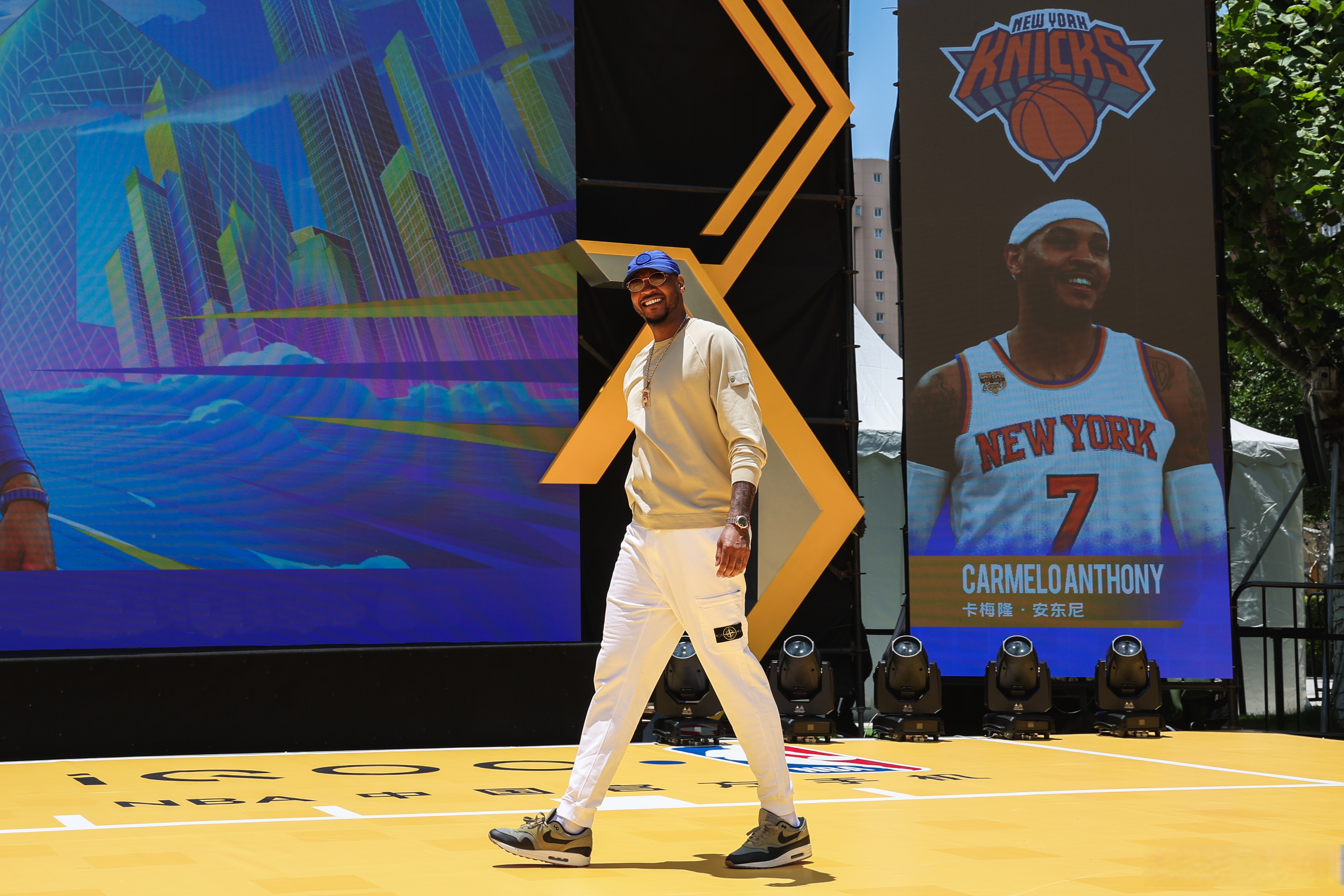 包含NBA疫情暂停，球星们纷纷转战线上互动的词条