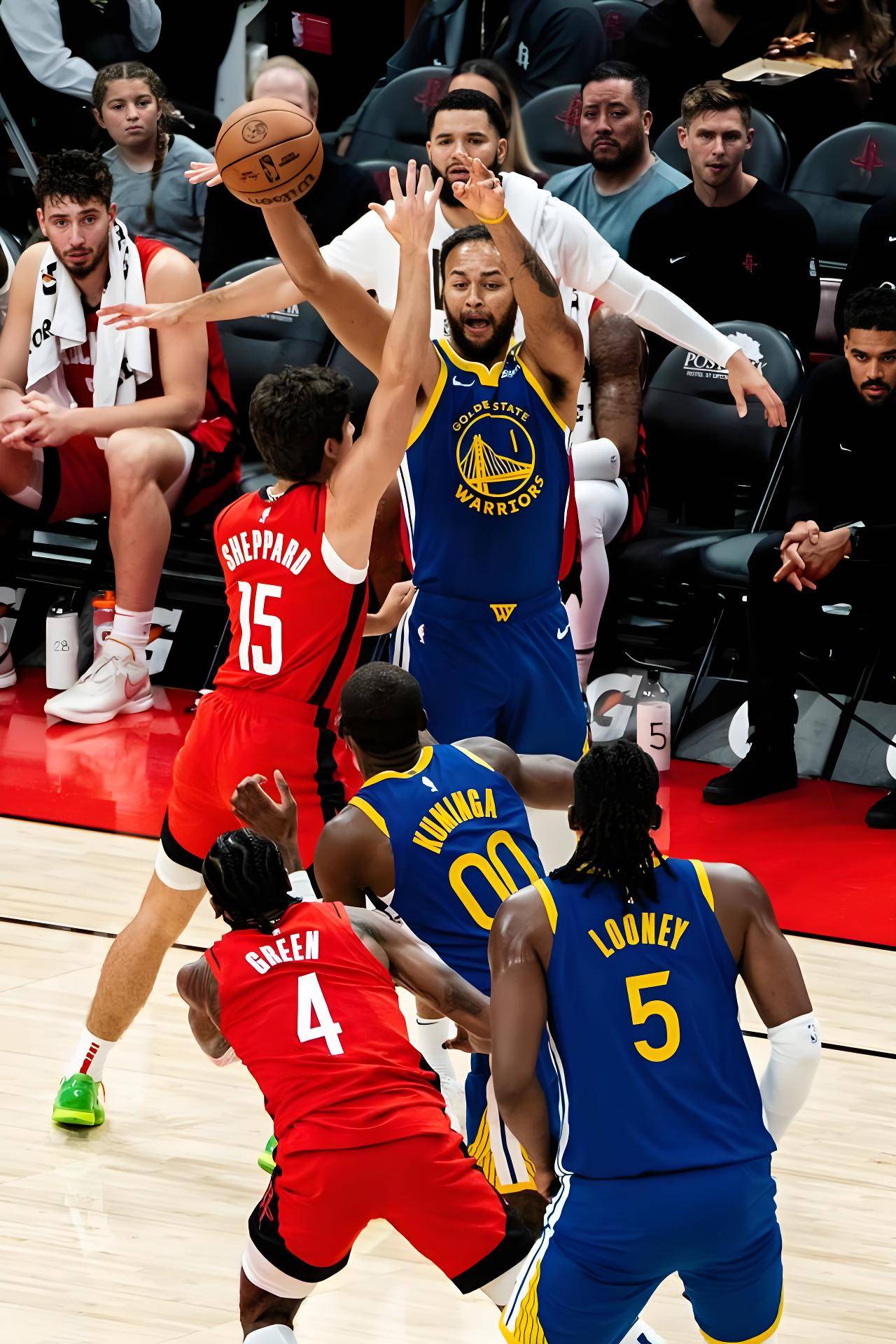 NBA季后赛即将打响，强强对决